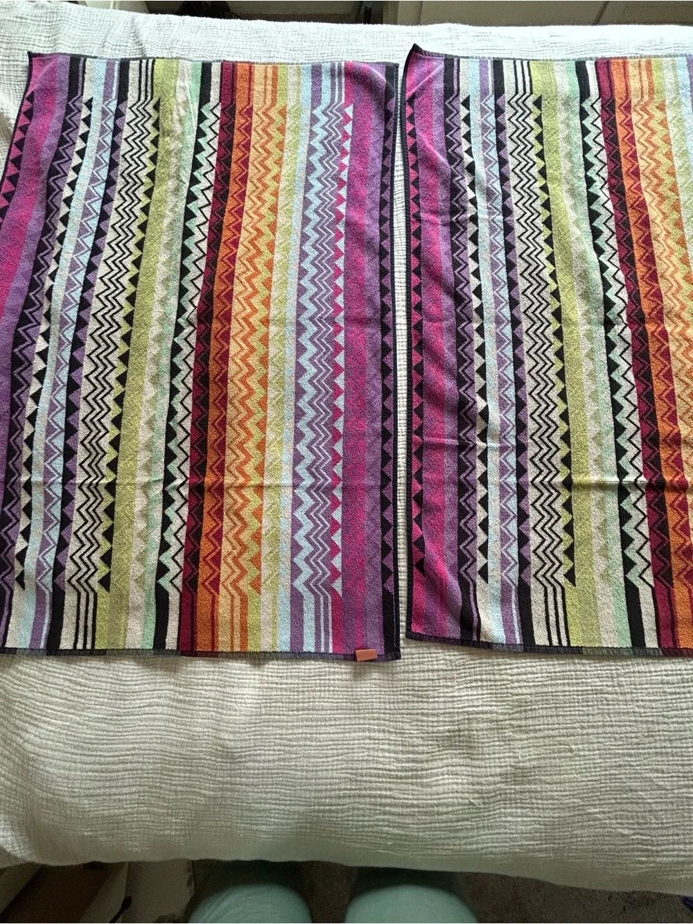 Missoni Giacomo Chevron Set of 2 Bath Towels. 41” x 27”. Pre owned. EUC.